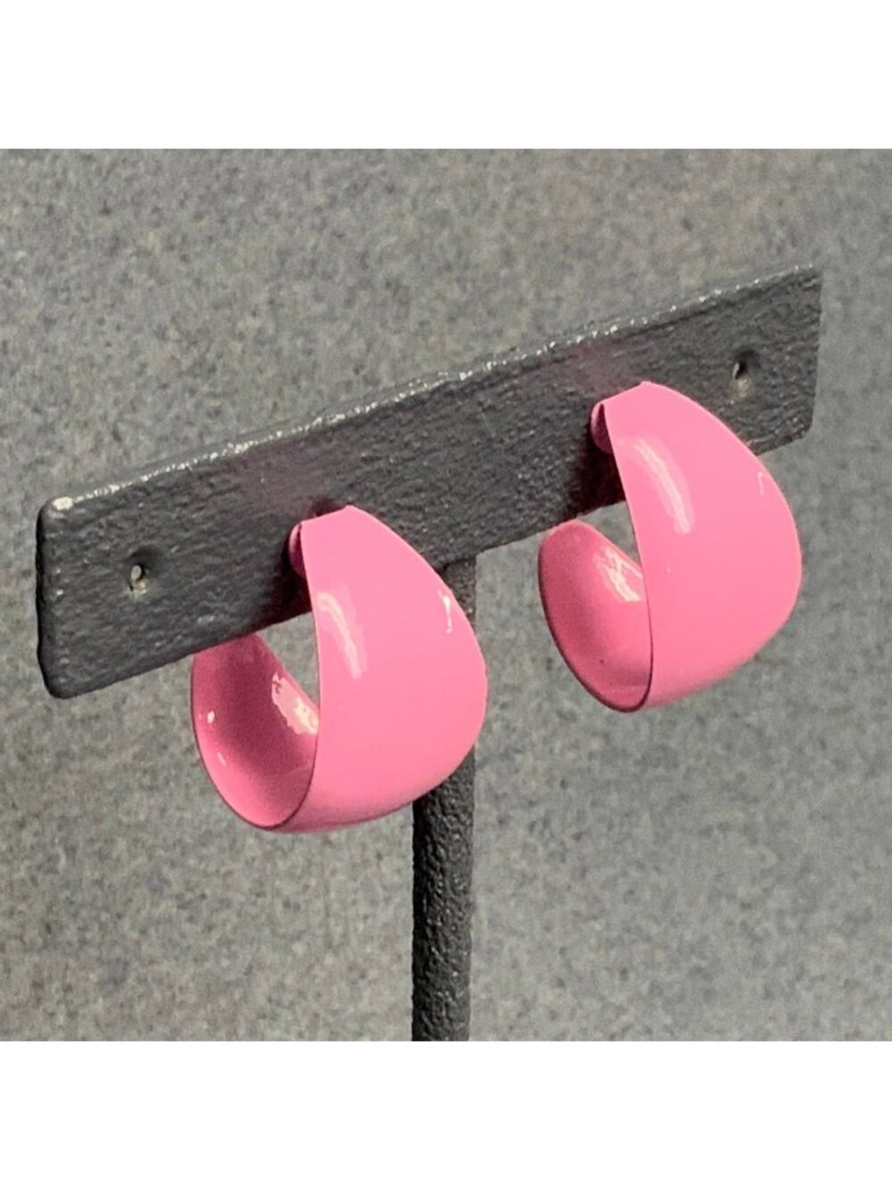 Retro Hoop Pierced Earrings 0.75 In Wide Small Bubblegum Pink Enamel Fun Vintage